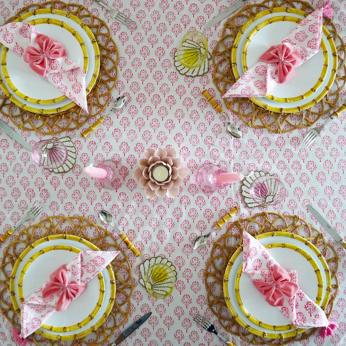 Pink City Scallop Flower Motif Round Blockprint Tablecloth (180cm)